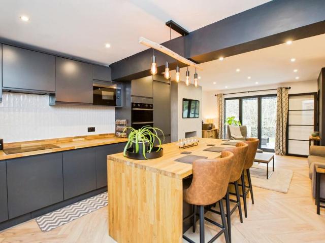 House for sale in Luddenden, West Yorkshire
