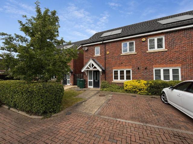 House for sale in Chattern Hill, Lower Halliford