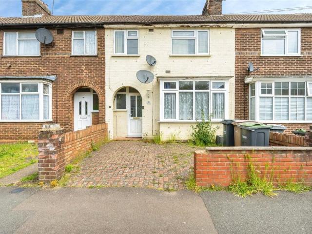 House for sale in Spring Park, Luton