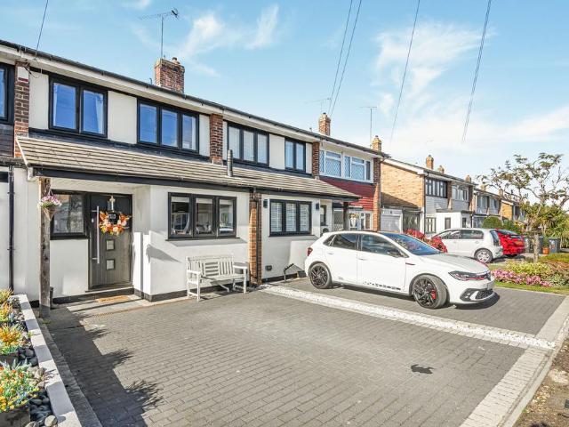 House for sale in Chigwell Row, Epping Forest