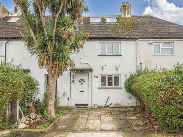 House for sale in Tolworth, Greater London