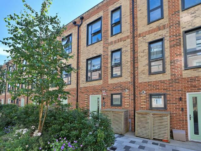 House for sale in Watford Heath, North Watford