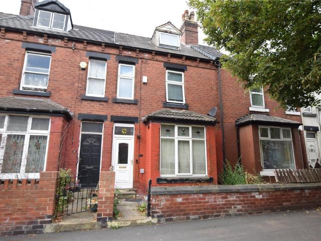 House for sale in East End Park, West Yorkshire