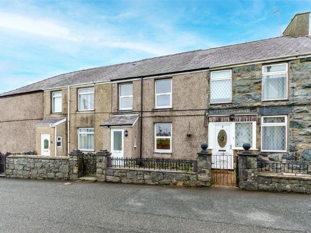 House for sale in Llanrug, Wales