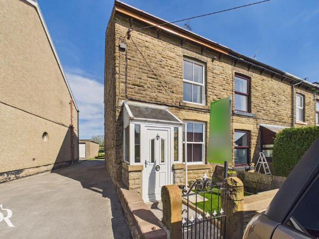 House for sale in Charlesworth, East Midlands