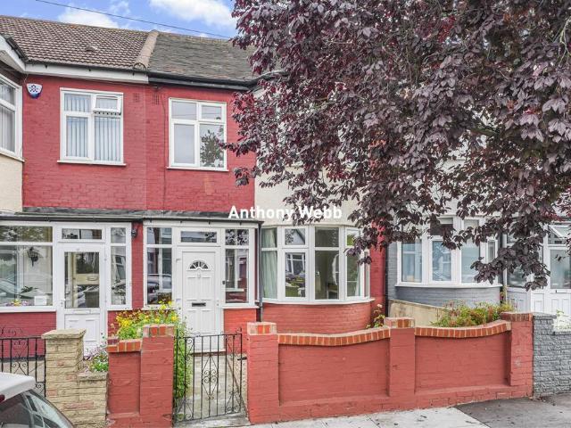 House for sale in Scotch Estate, Greater London