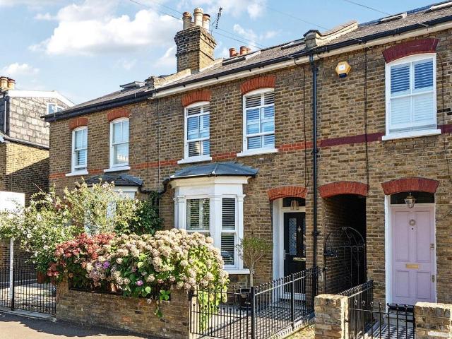 House for sale in St Margarets, Greater London