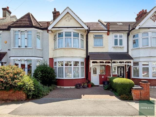 House for sale in Gants Hill, Greater London