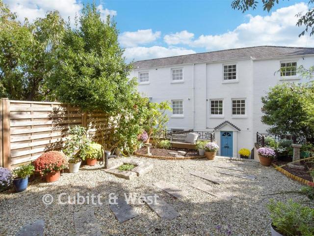 House for sale in Arundel, Clapham