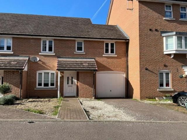 House for sale in Frogmore, Five Acres