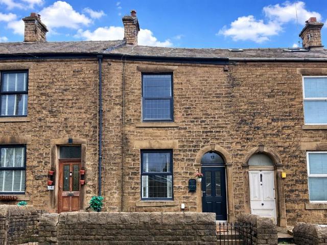 House for sale in Whitfield, Charlesworth