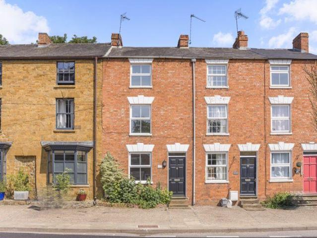 House for sale in Evershot, Oxfordshire