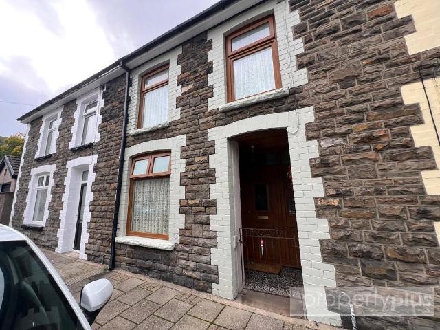 House for sale in Pentre, Cwmparc