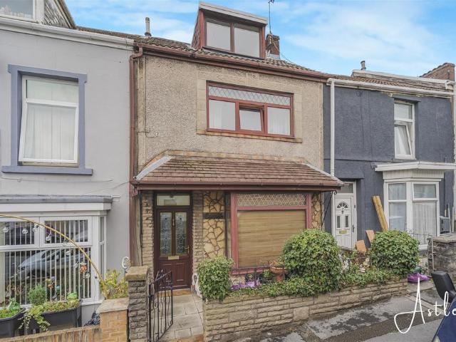 House for sale in St Thomas, Swansea