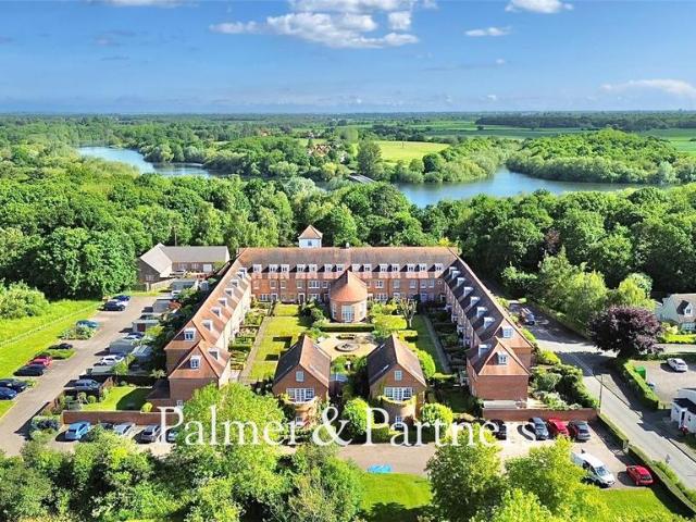 House for sale in Tattingstone, Chelmondiston