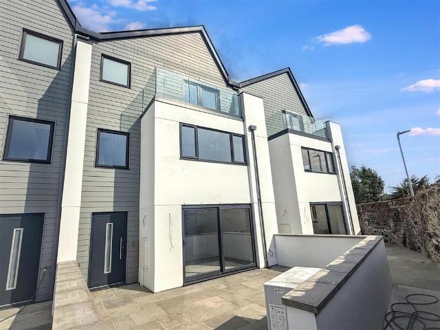 House for sale in Carharrack, Cornwall