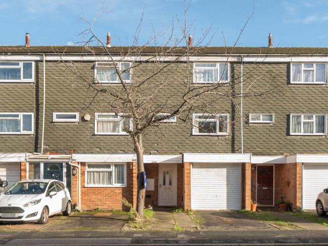 House for sale in Horsell, Woking