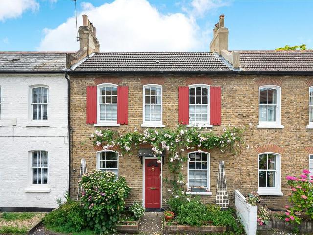 House for sale in Strawberry Hill, Greater London