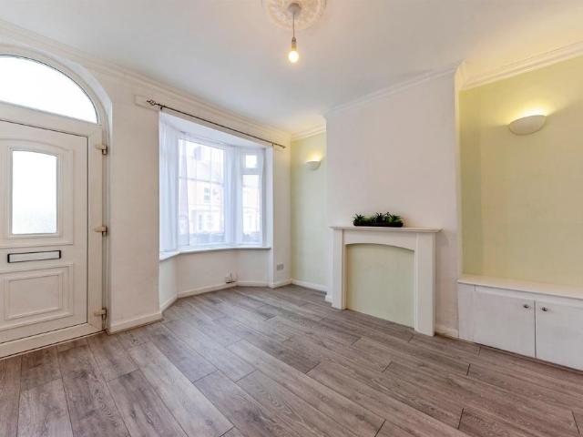 House for sale in Grantham, Barholm