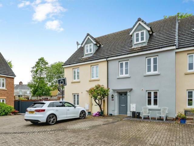 House for sale in Pontarddulais, Wales