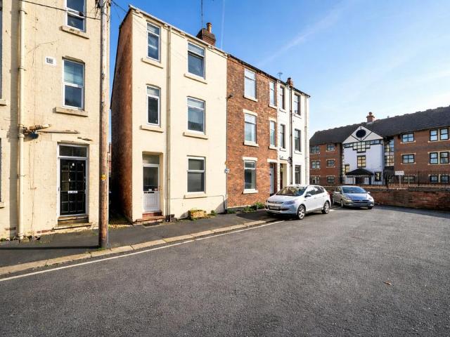 House for sale in Pinders Heath, West Yorkshire
