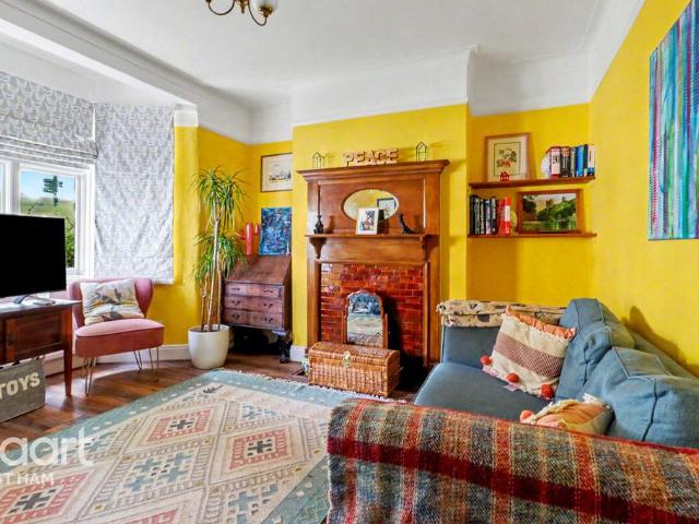 House for sale in Little Ilford, Greater London