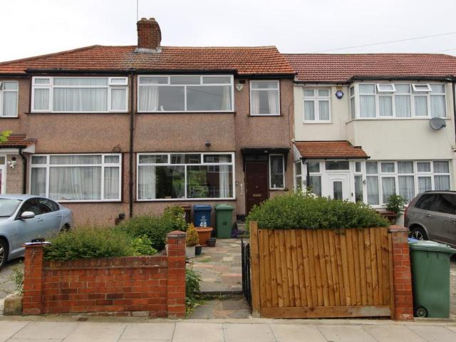 House for sale in South Stanmore, Greater London