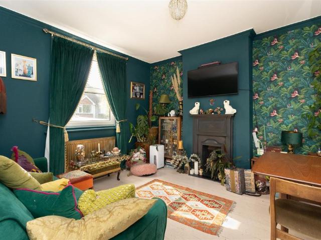House for sale in Broomgrove, Guestling Green