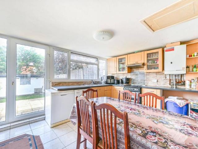 House for sale in Harlesden, Greater London