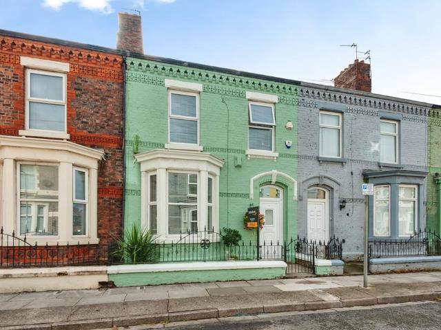 House for sale in Calderstones