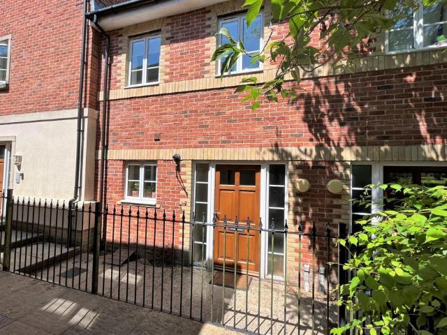 House for sale in Sleepers' Hill, Hampshire