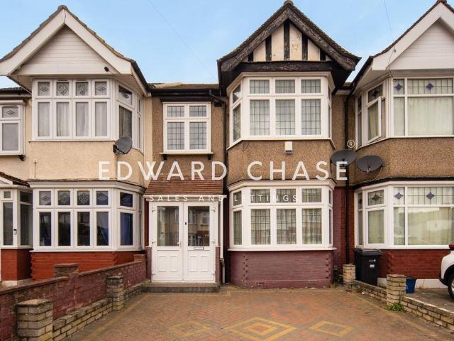 House for sale in Little Heath, Goodmayes