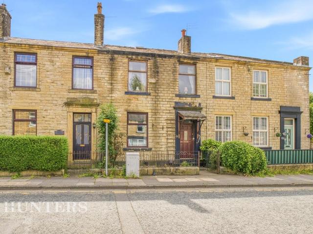 House for sale in Caldermoor, Burnedge