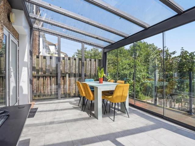 House for sale in London Borough of Croydon, Kenley
