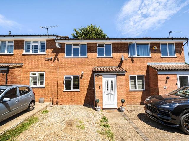 House for sale in Ickenham, Greater London