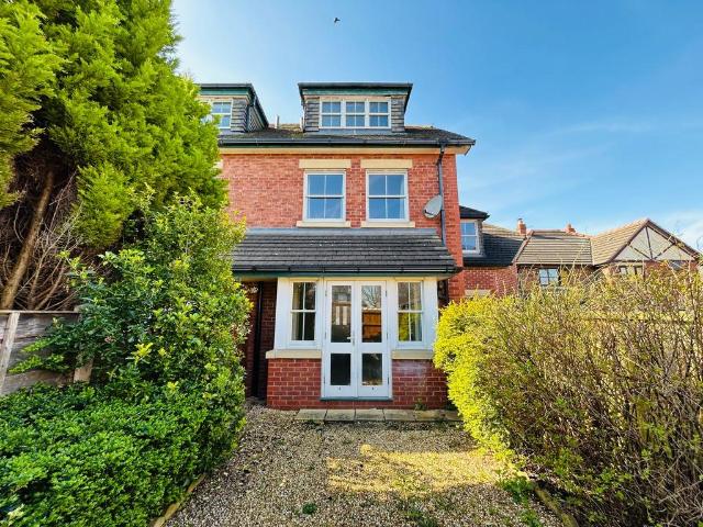 House for sale in Oughtrington, Warrington