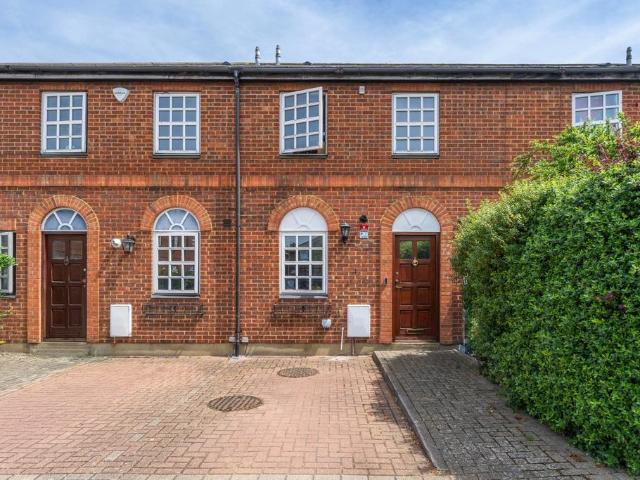 House for sale in Golders Green, Greater London