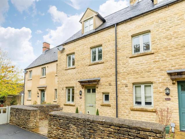 House for sale in Fossebridge, Gloucestershire