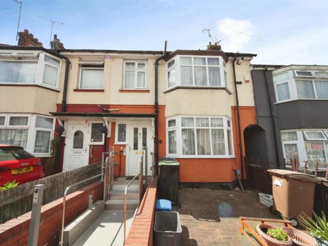 House for sale in Leagrave, Luton