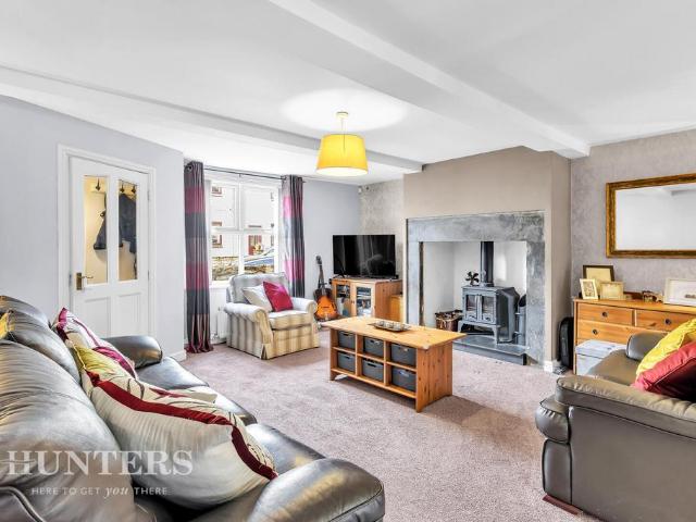 House for sale in Wardle, Burnedge