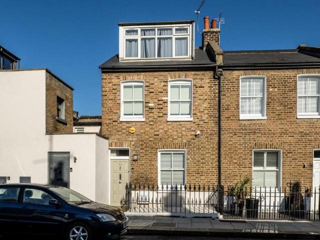 House for sale in Royal Borough of Kensington and Chelsea, Greater London
