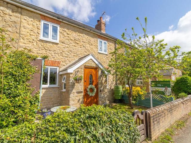 House for sale in Paulerspury