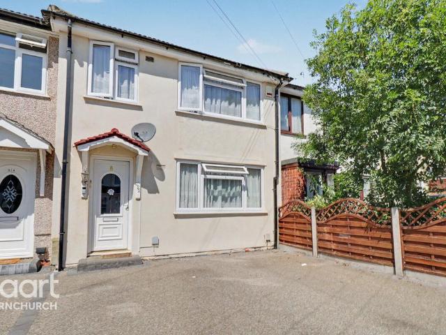 House for sale in Elm Park, Greater London