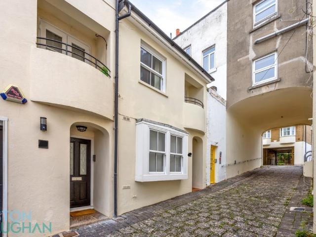 House for sale in Kemptown, Brighton & Hove
