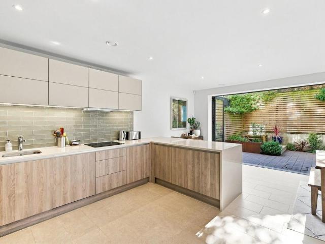 House for sale in Southfields, Greater London