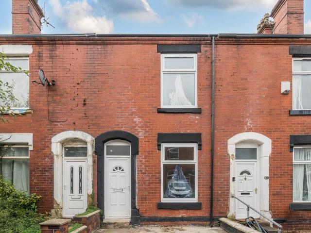 House for sale in Guide Bridge, Greenheys