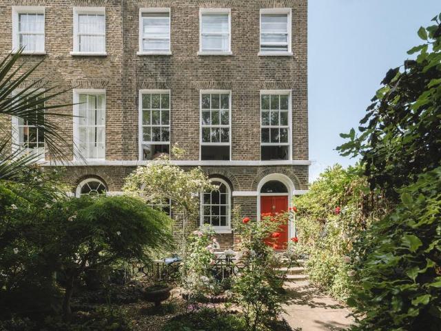 House for sale in Camberwell, Greater London