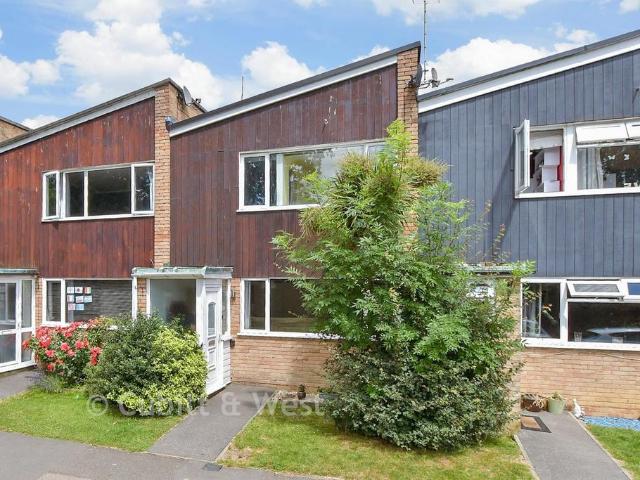 House for sale in Fole, Surrey
