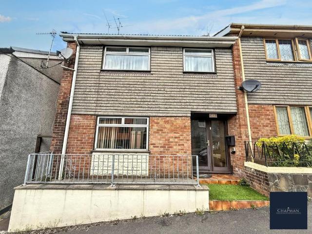 House for sale in Pentre