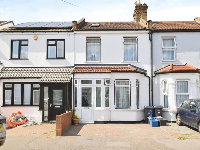 House for sale in Loxford, Seven Kings